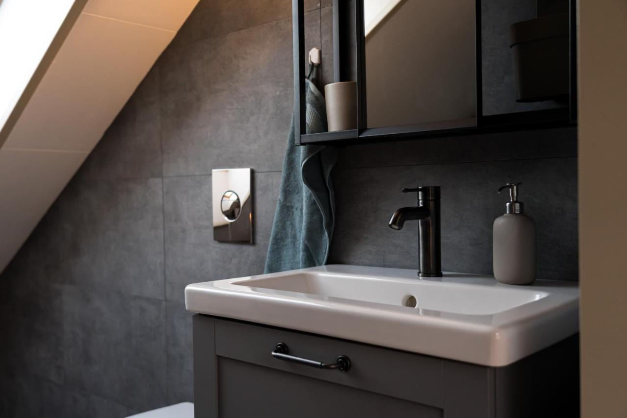 Ferienwohnung Scenic Penthouse - Ocean View & Skylight Windows Siglufjordur Exterior foto