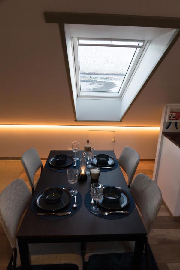 Ferienwohnung Scenic Penthouse - Ocean View & Skylight Windows Siglufjordur Exterior foto