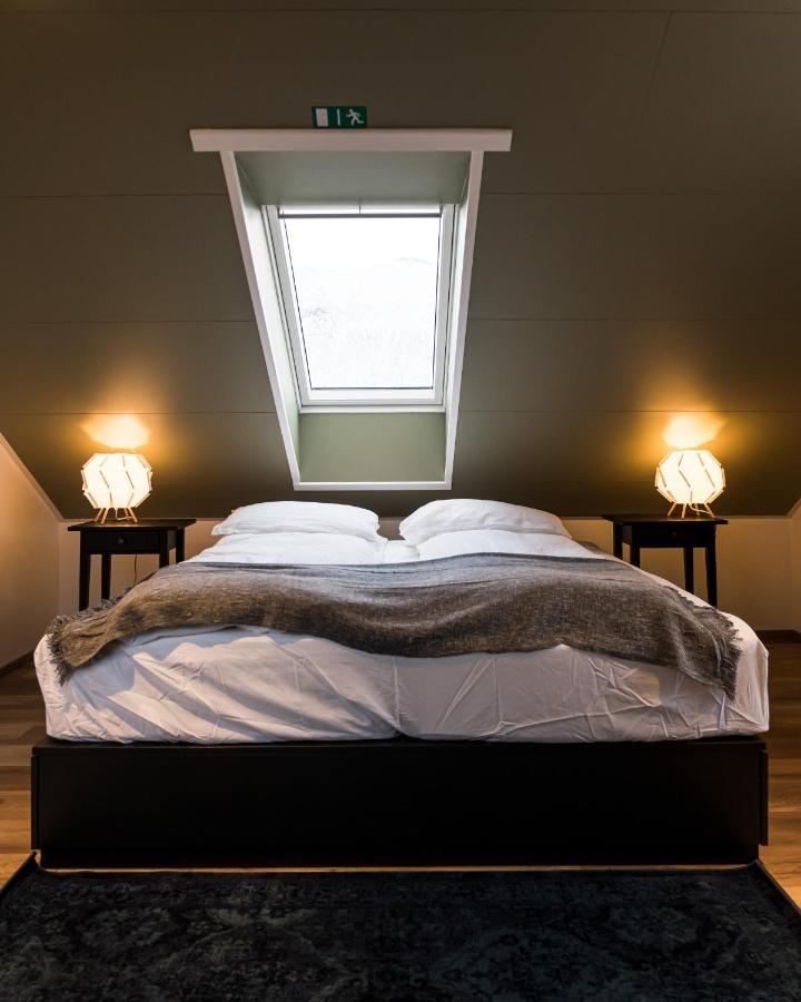 Ferienwohnung Scenic Penthouse - Ocean View & Skylight Windows Siglufjordur Exterior foto